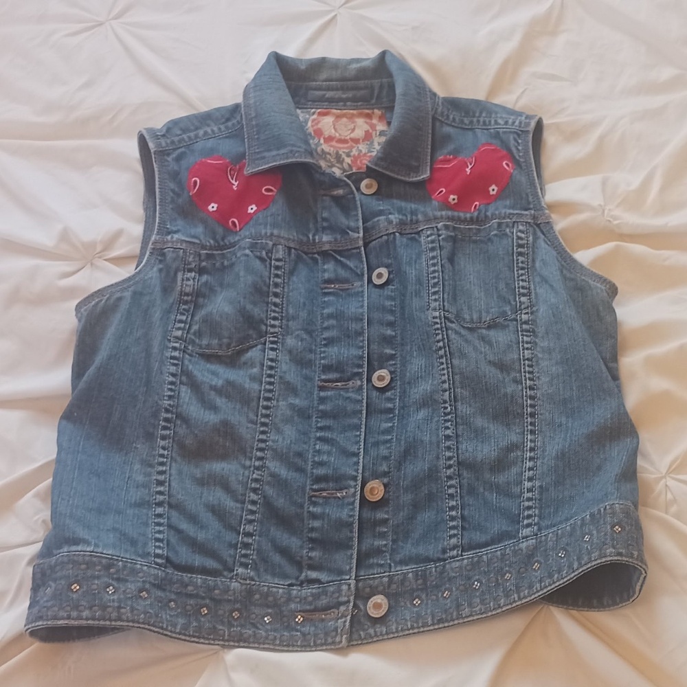 Blue jean vest w/added "Patriotic" themed stars, moon, hearts Women's Med